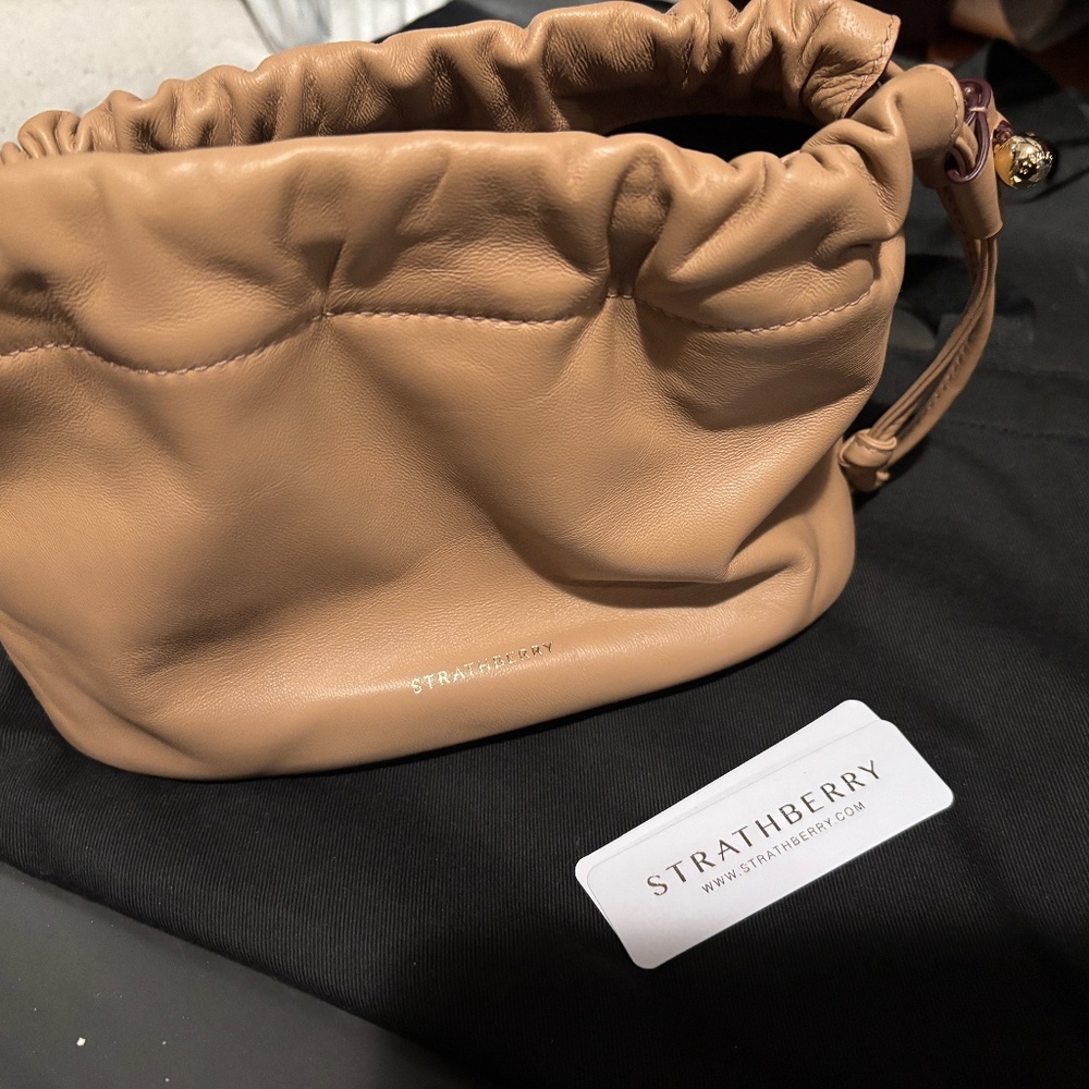 Strathberry Charlotte Drawstring - Caramel & tan colored cardholder